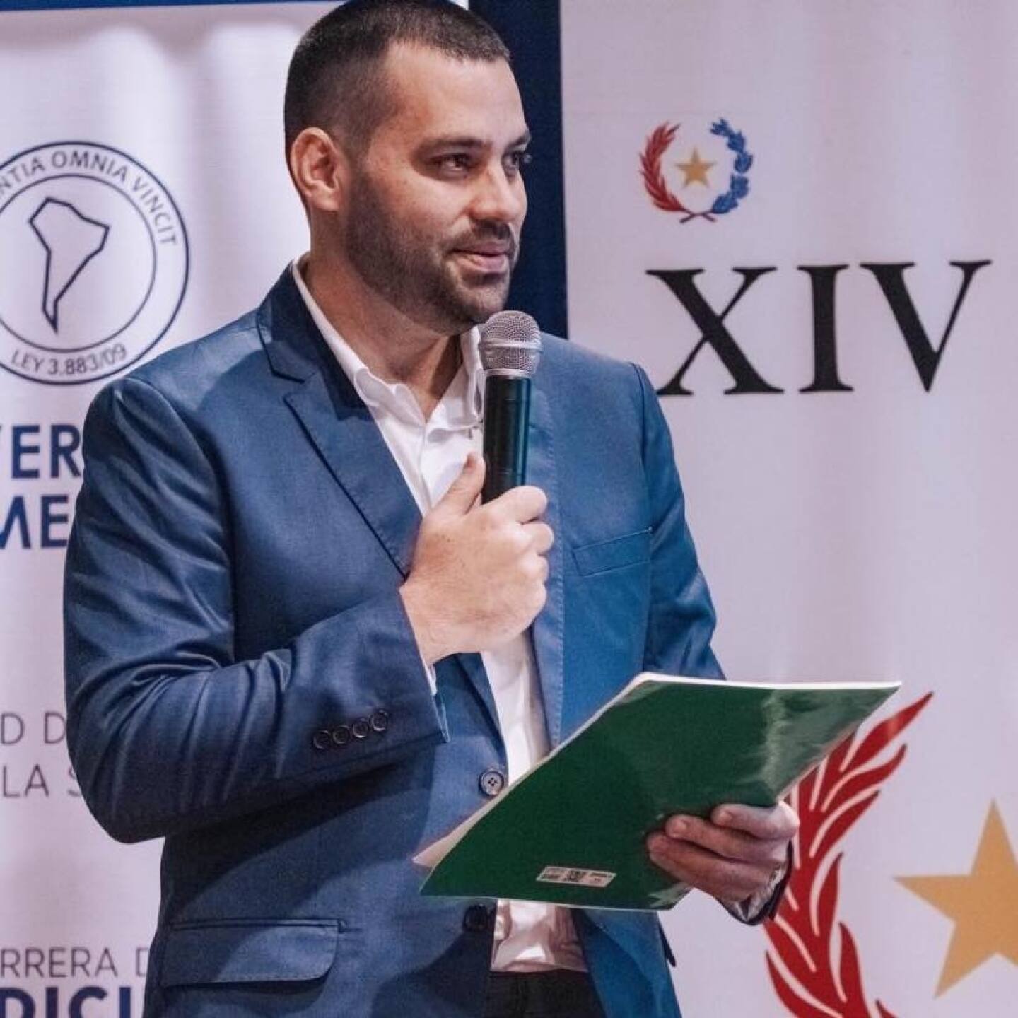 Doctor Rodrigo Ambrasath.jpg